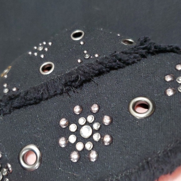 Chicos NWT embellished fray pull on girlfriend jeans black - Picture 3 of 12